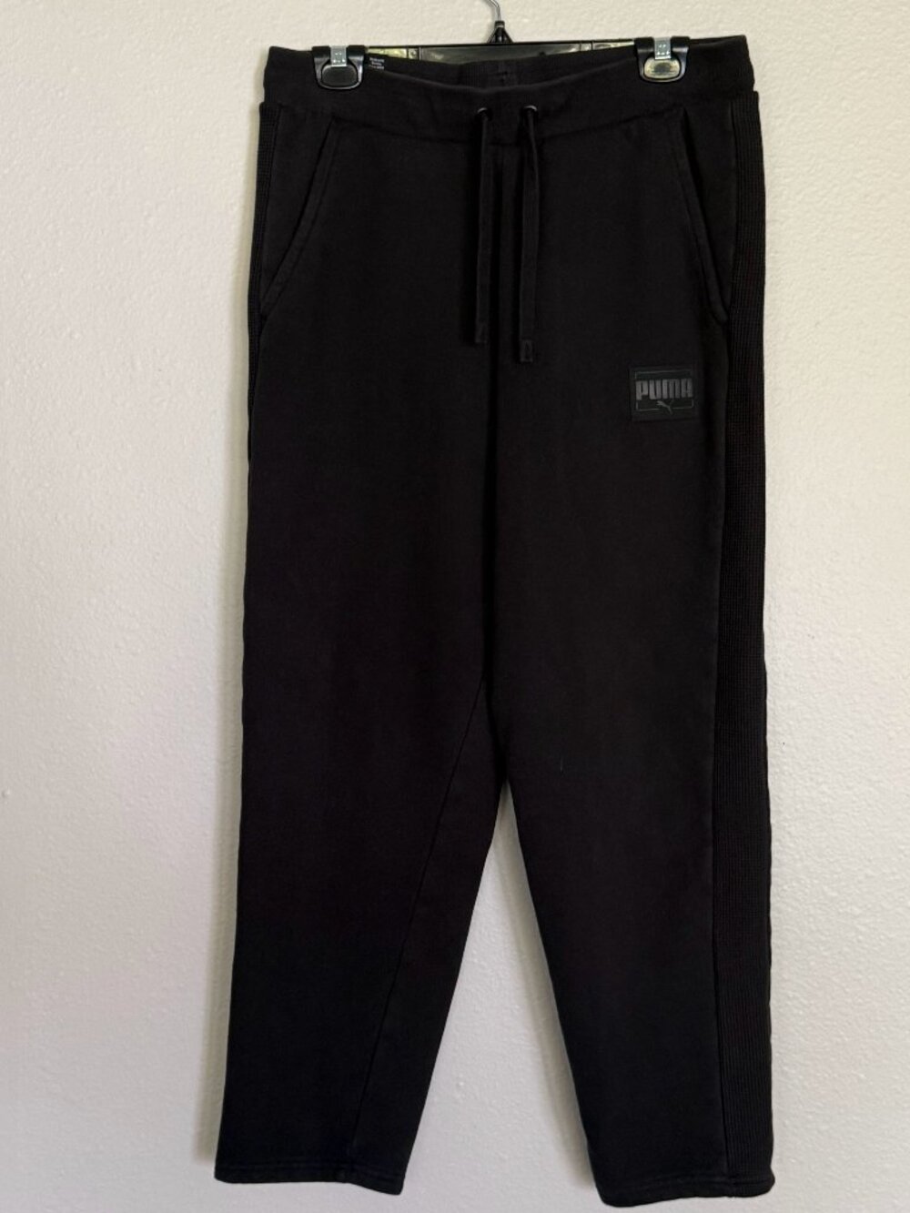 PUMA Black Fleece Sweatpants Joggers Large Textured Side Stripe Patch Logo 26"